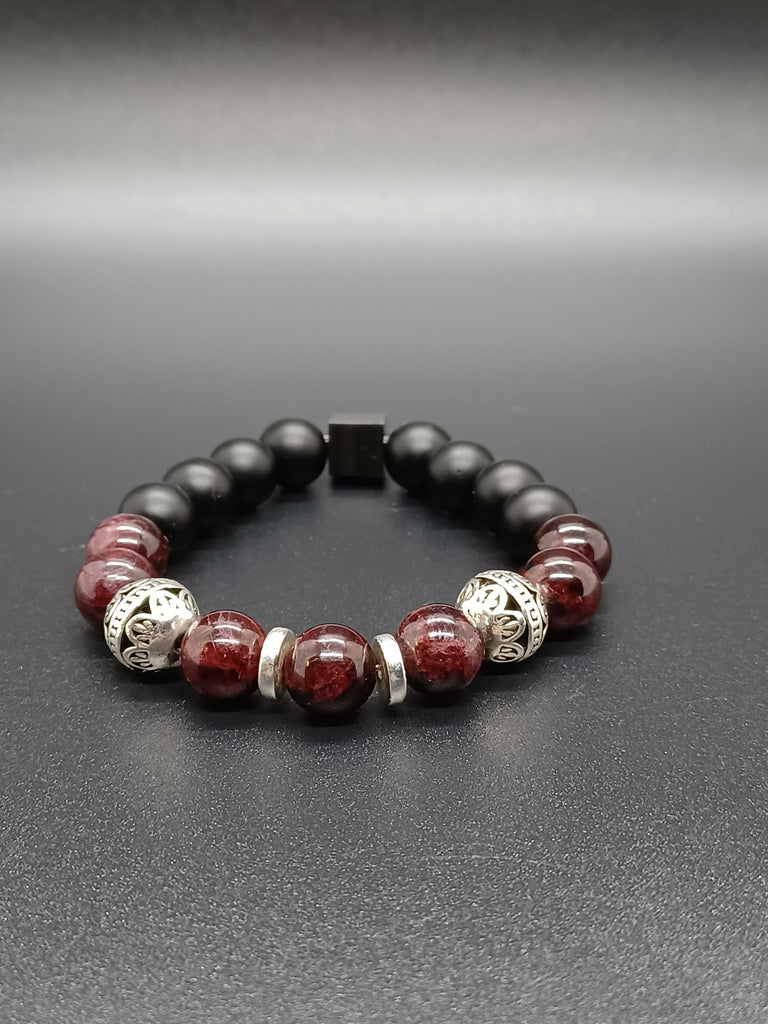 RED GARNET AND ONYX STRETCH BRACELET