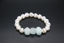 Load image into Gallery viewer, WHITE DZI AGATE AND JADE STRETCH BRACELET
